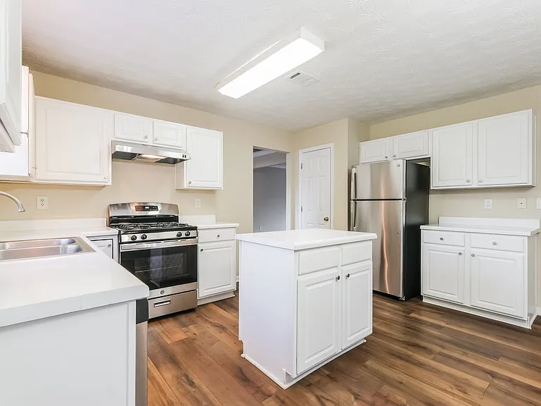 4065 Crescent Walk Ln — Photo 8