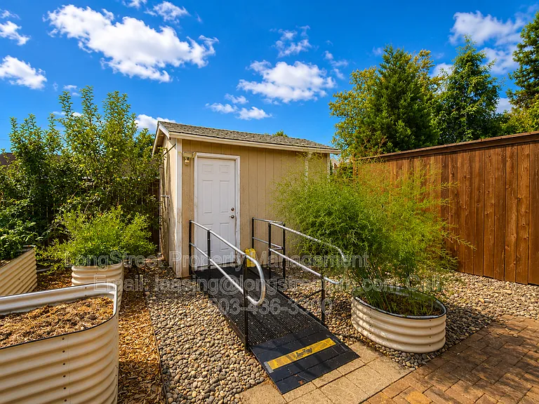 7209 N Amherst St — Photo 31