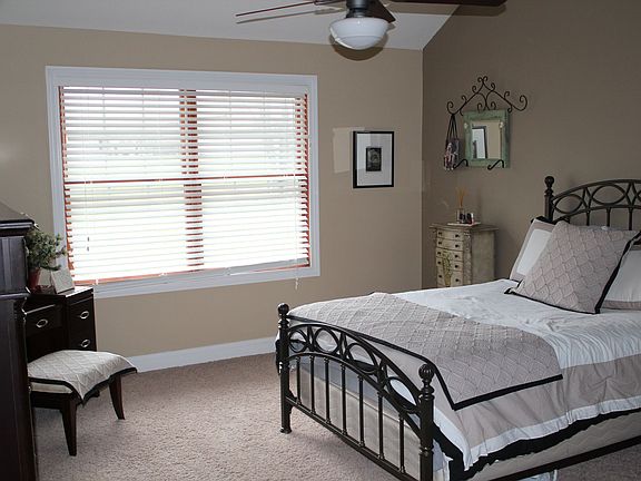 5th image of 704 River Bluff Ct