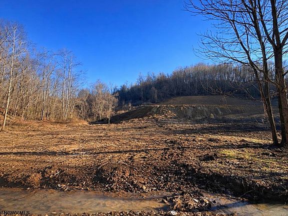 4th image of Glory Barn Rd