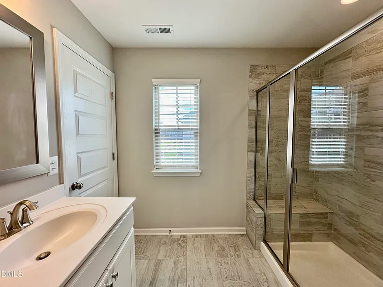 822 Richmont Grove Ln — Photo 12