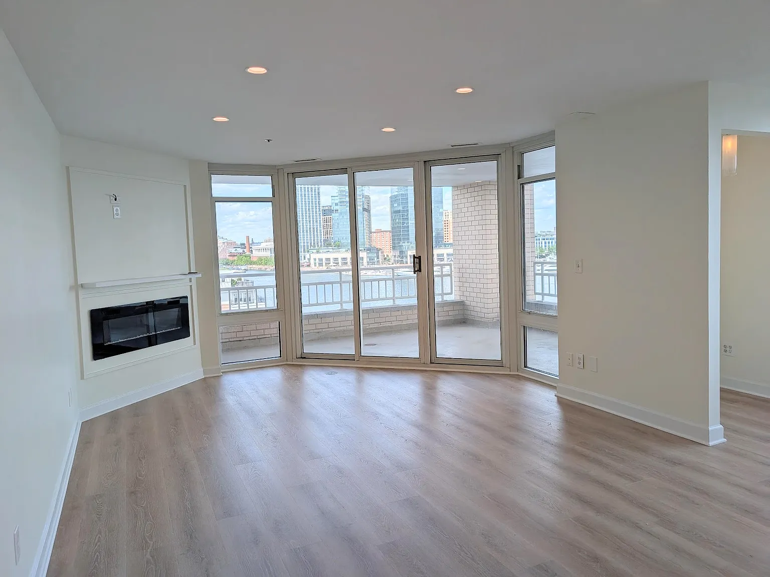 2 bed, 1653 sqft, $3,800 — Photo 4