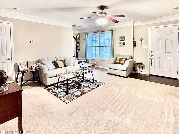 3rd image of 8321 Cureton Park Ln