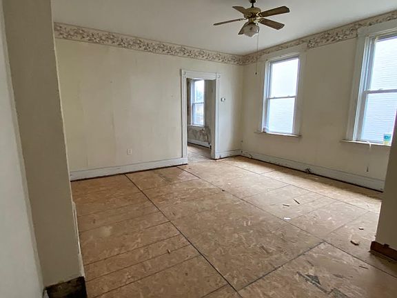 4th image of 714 E Ross Ave