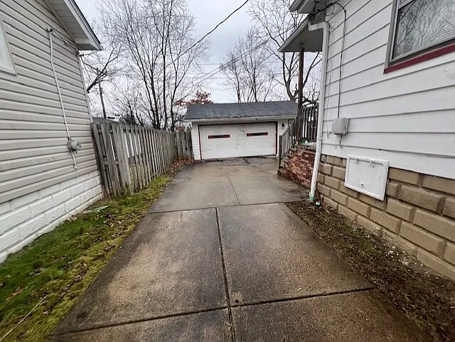 4898 East 95th Street - 4898 — Photo 3