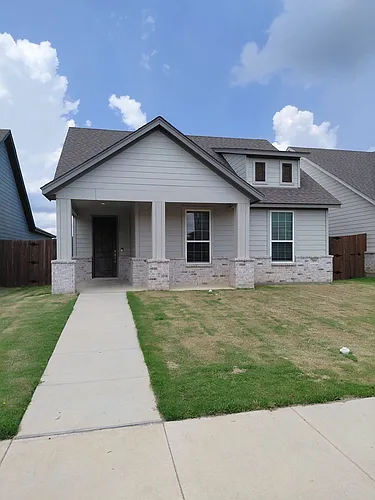 709 The Cottages Dr Photo 1