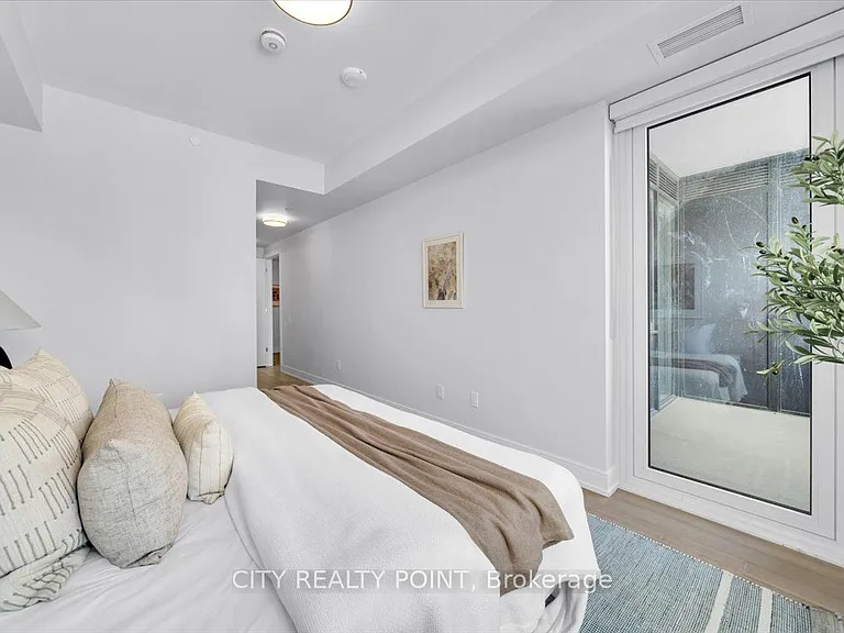 664 Spadina Ave #1101 — Photo 12