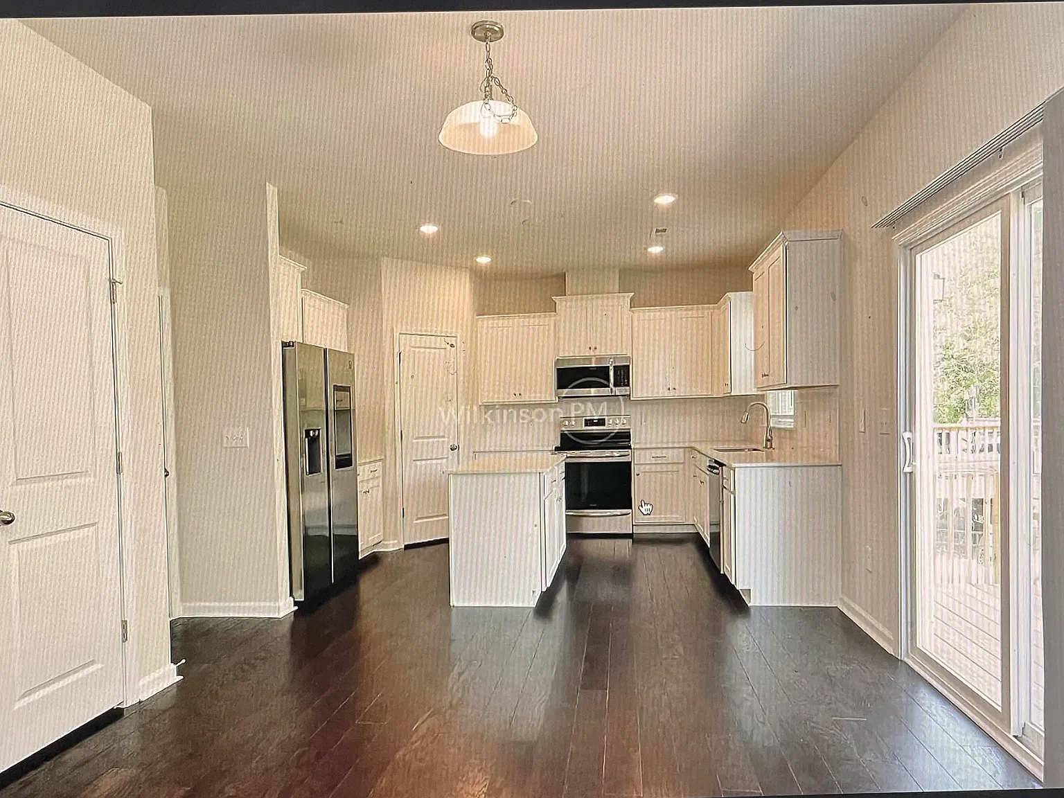 4 bed, 2205 sqft, $2,999 — Photo 2