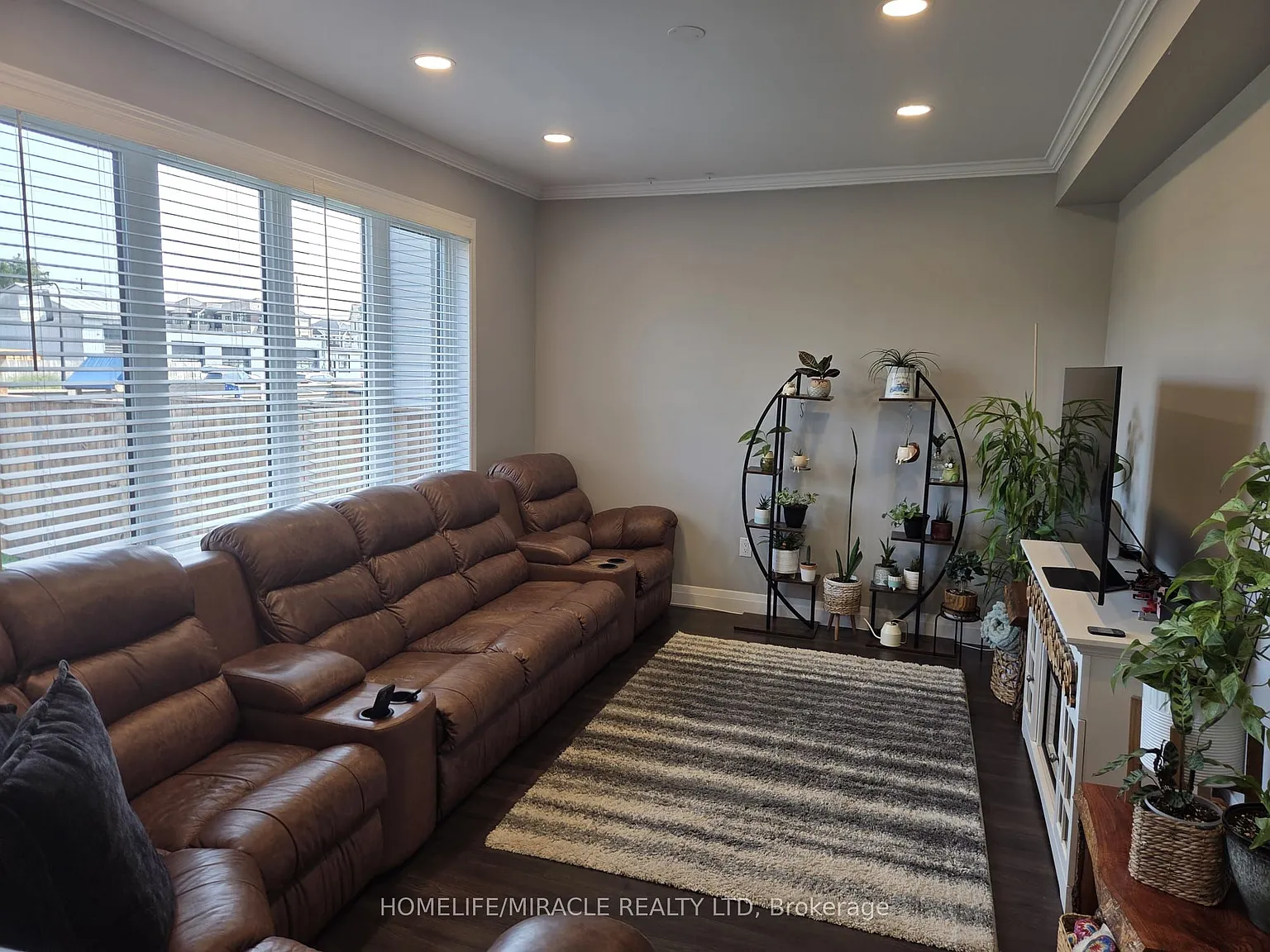 4 bed, $2,800 — Photo 3