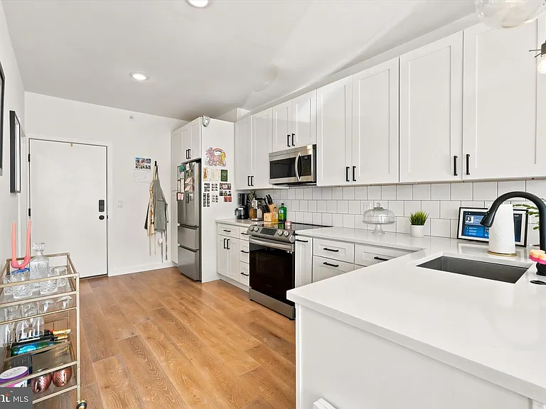 1729 Francis St #1 — Photo 5