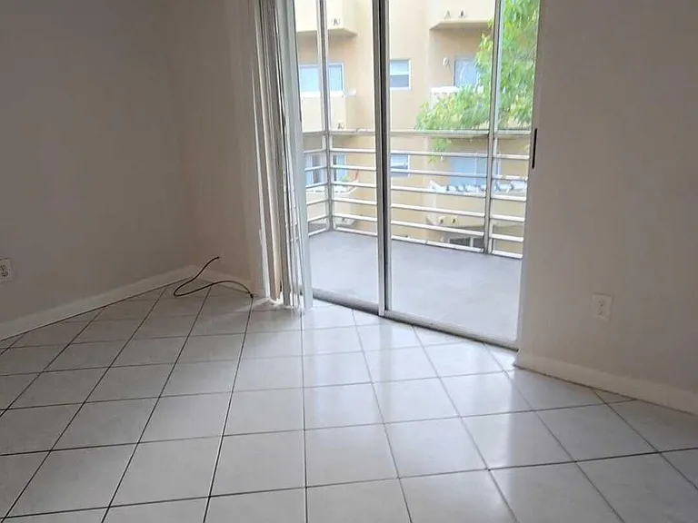 4111 Stirling Rd #406 — Photo 6