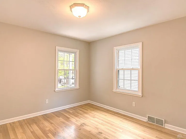 2212 Fauver Ave — Photo 11