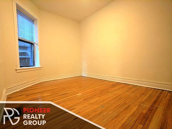 5th image of 3823 N Fremont St #3827W1