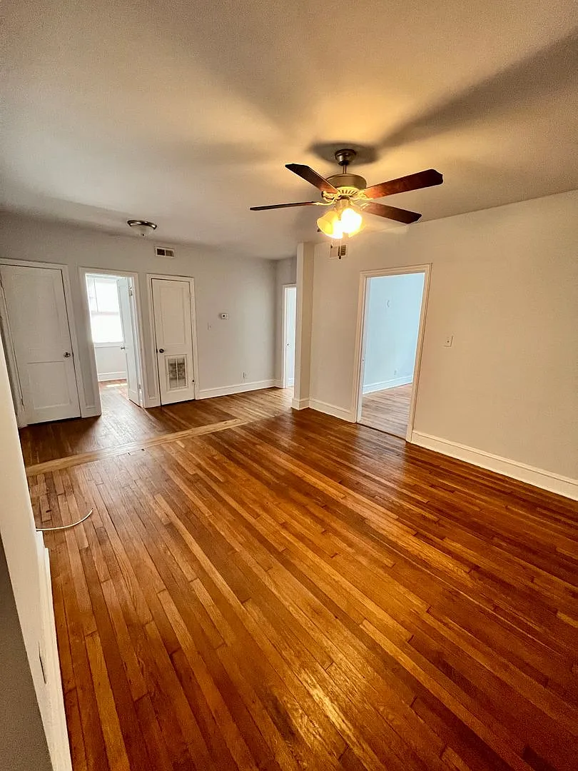 1121 W Grace St — Photo 3