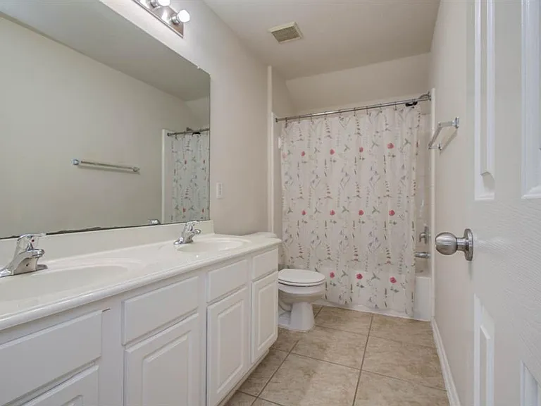 12026 Parkers Hideaway Dr — Photo 27