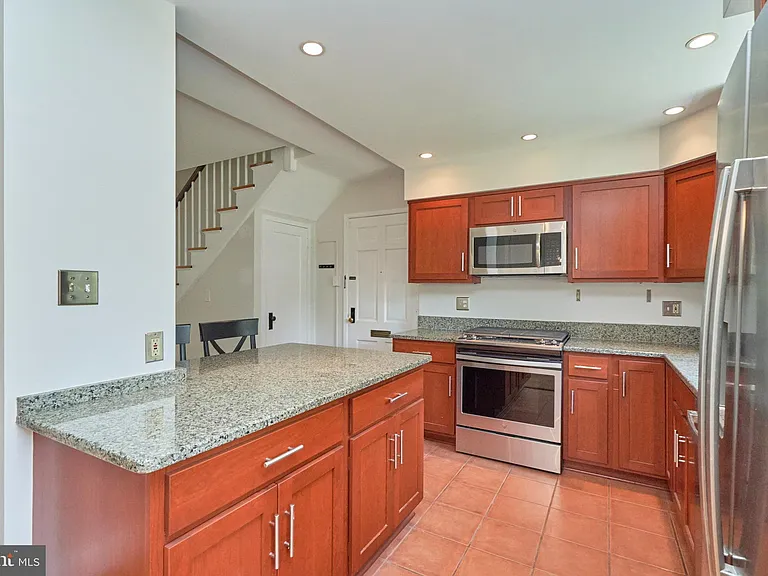 3314 Gunston Rd #730 — Photo 9