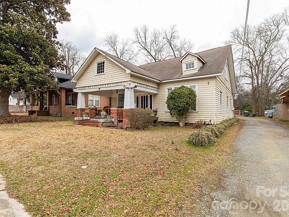 3rd image of 153 Walnut St