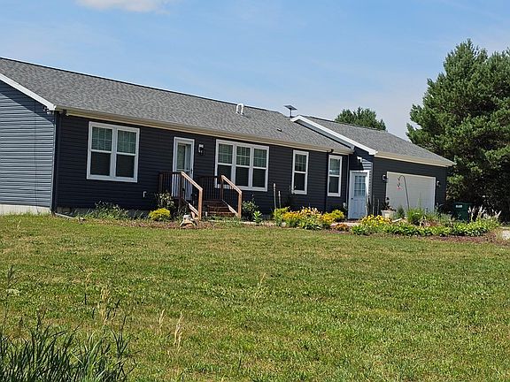 2nd image of 2082 S Mackinaw Trl