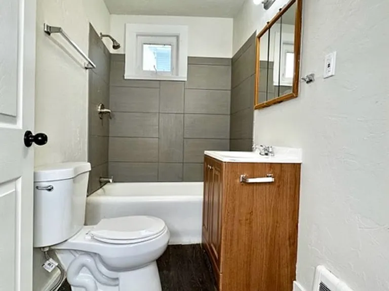 1152 Stuart St — Photo 16