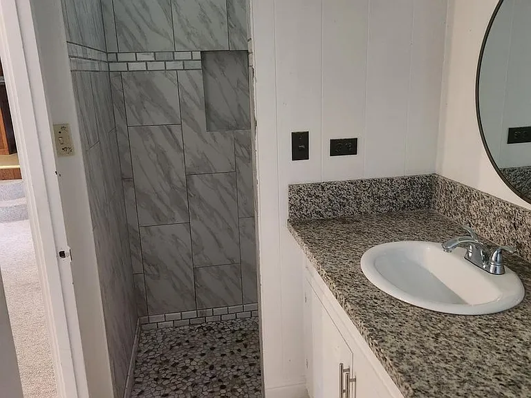 360B Lama St — Photo 3