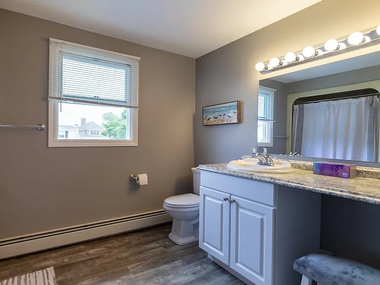 545 Hudson St — Photo 27