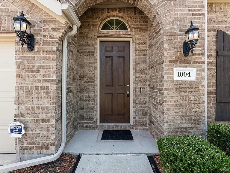 1004 Water Garden Cir — Photo 40