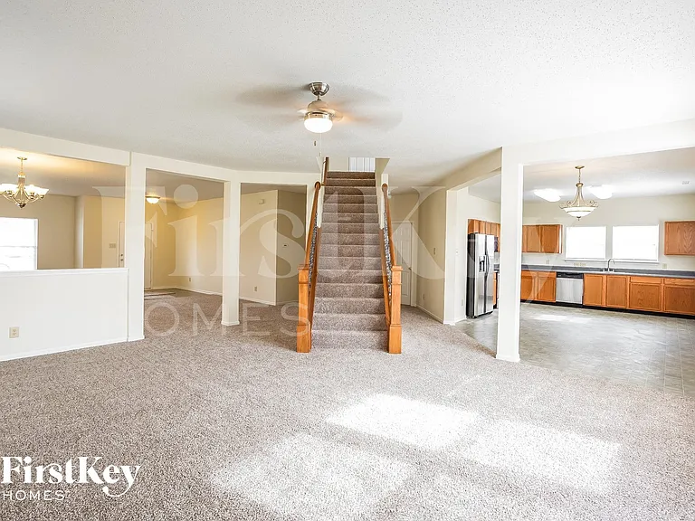 1079 King Maple Dr — Photo 3