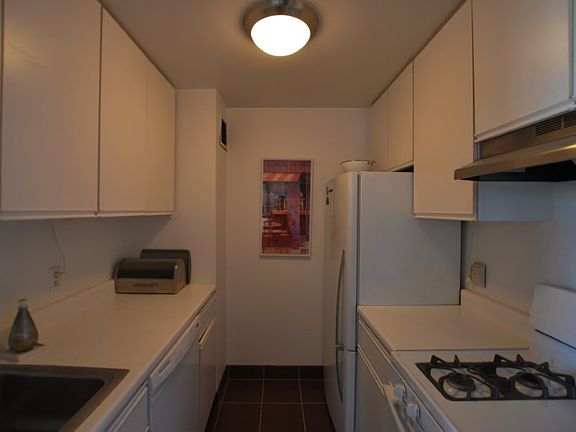 2nd image of 201 W 74th St APT 16D