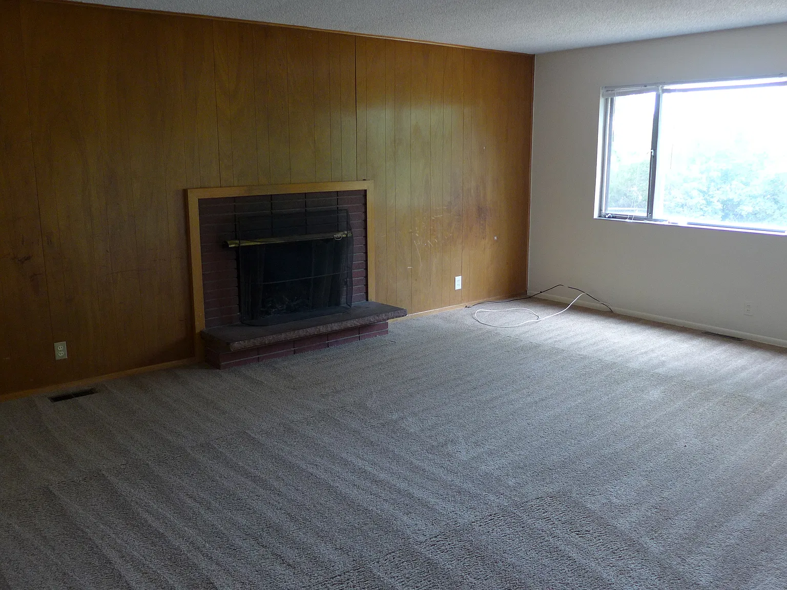 5 bed, 2408 sqft, $6,250 — Photo 2