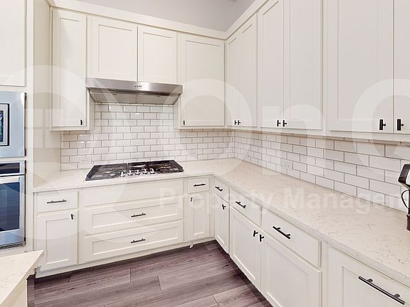 4th image of 3285 Dover Dr