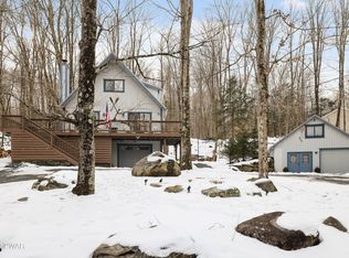 1031 Tomahawk Rd, Lake Ariel, PA 18436