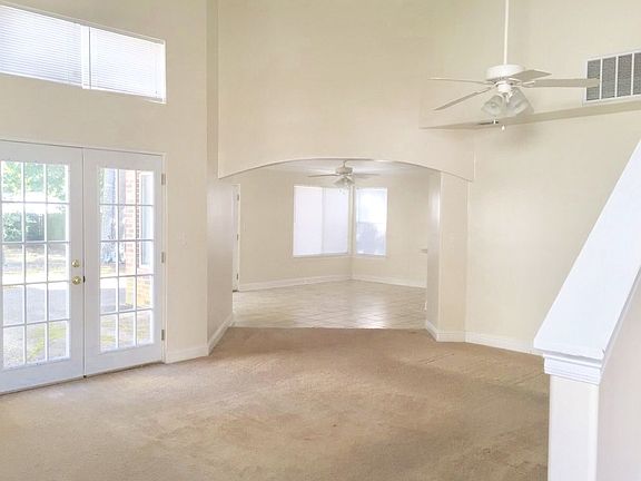 4th image of 11034 Oakcrest Dr