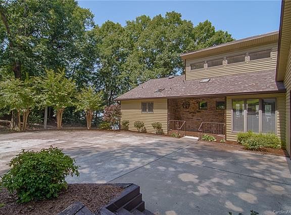4th image of 8908 Lynn Parker Ln
