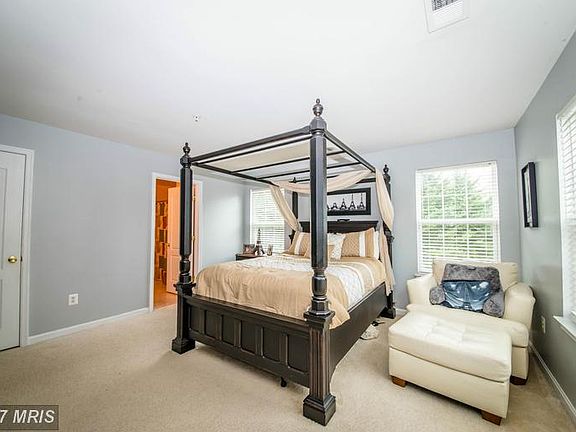 5th image of 155 Brynwood St