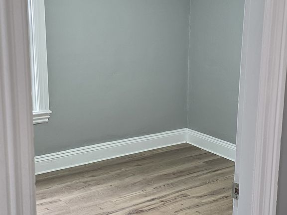 5th image of 938 Smithfield Ave #1