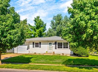 1201 Sandburg Dr, Bloomington, IL 61704