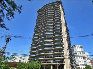 2077 Center Ave APT 22H, Fort Lee, NJ 07024