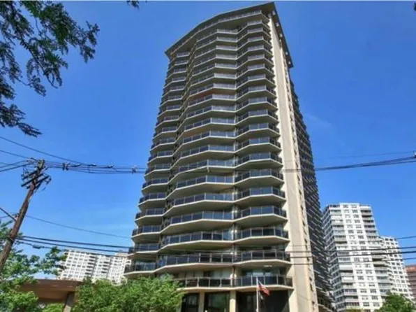 2077 Center Ave APT 22H, Fort Lee, NJ 07024