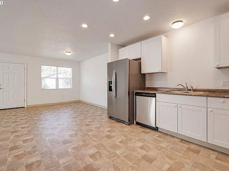 2323 Cedar St #B — Photo 2