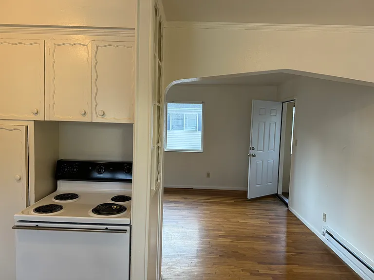 3674 SE Center St #3 — Photo 8