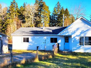 1030 Sunshine Rd, Deer Isle, ME 04627