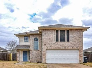 3813 Meadow View Dr, College Station, TX 77845