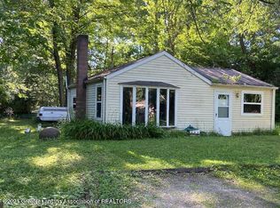 15560 Outer Dr, Bath, MI 48808