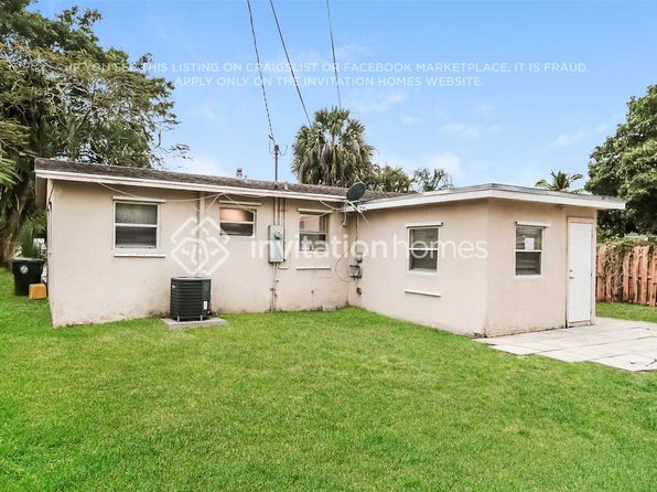 5670 S 38th Ct, Greenacres, FL 33463