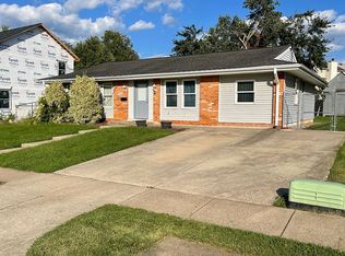 1022 S Greenthorn Ave, Sterling, VA 20164