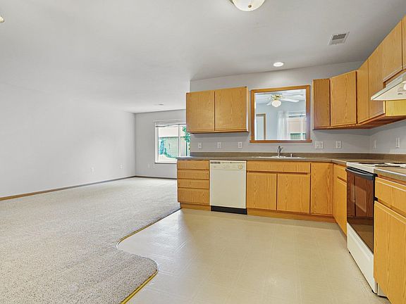 4th image of 78 Heritage Ln