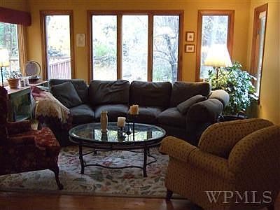3rd image of 17 Lounsbury Dr