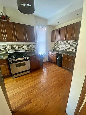 3rd image of 936 Marcy Ave Floor 1