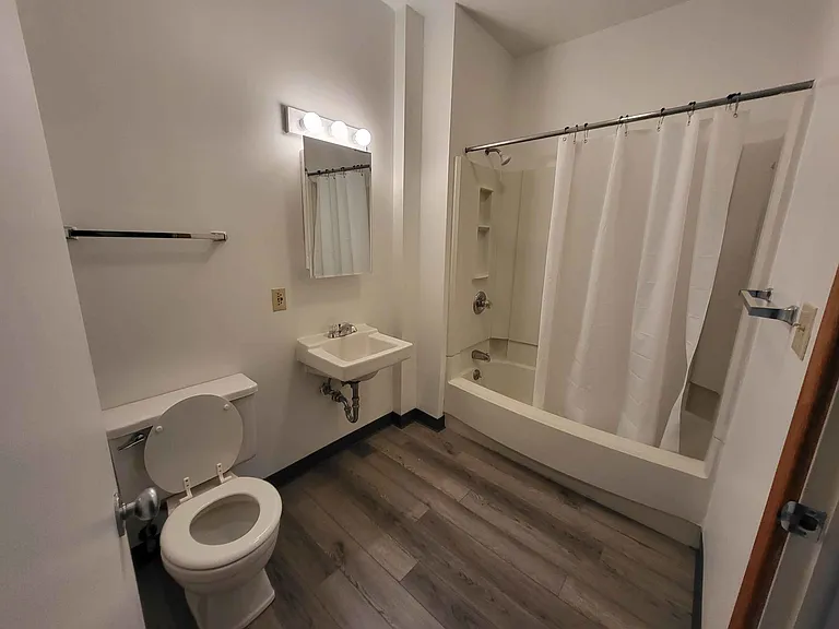 109 Sage Pl #1 — Photo 2