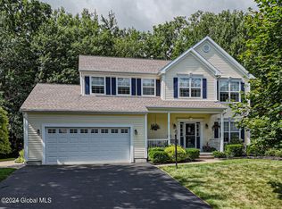 8 Fox Hollow Cir, Clifton Park, NY 12065